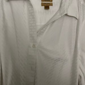 Investments gold label white button. Size 18W. Full length sleeve.